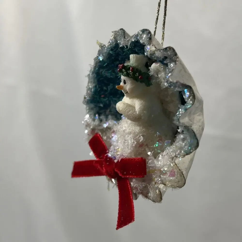 Vintage Round Tart Tin Snowman Snow Diorama Mid Century Glitter Ornament